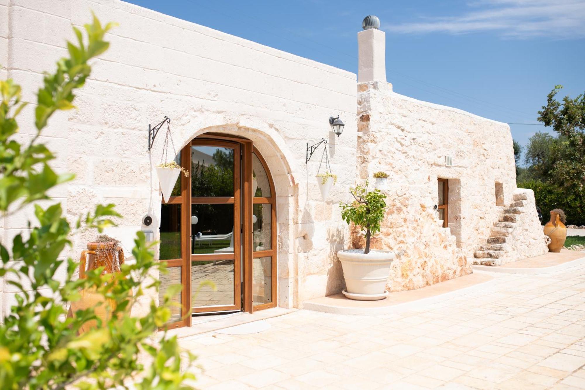Hasamami Eco Trullo, Ostuni Luxury Suite ภายนอก รูปภาพ